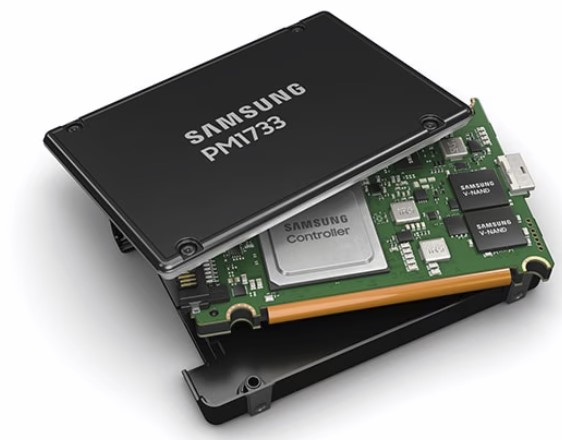 Samsung 3.84TB 2.5 Inch PCIe 4.0 x4 TLC Enterprise SSD V5 PM1733 EVT2 (EOL)